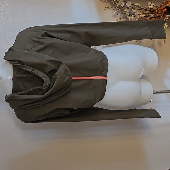 FP MVMNT When She Wins Crop Hoodie - Picture 10 of 16